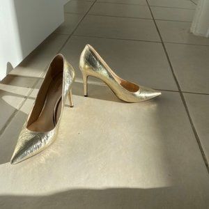 Gold Metallic italian pumps size 38 by Deimelle